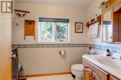 2247 Sandy Cove Road, Sudbury, ON - Indoor Photo Showing Bathroom
