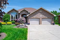 171 Sturgeon Meadows  Leamington, ON N8H 5M7