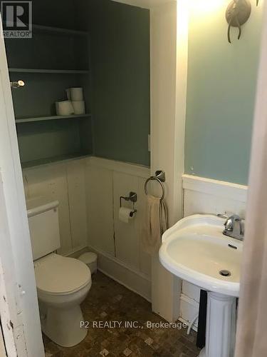 Upper Level - 253 Prospect Street, Newmarket, ON - Indoor Photo Showing Bathroom