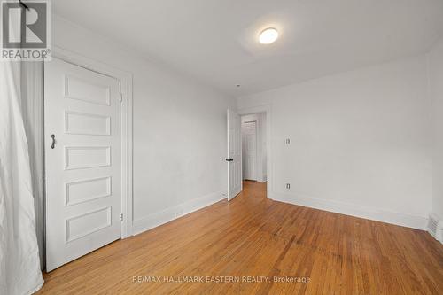 Spacious roo with closet - 300 Wolfe Street, Peterborough (Town Ward 3), ON - Indoor Photo Showing Other Room