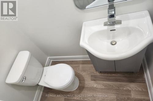 41 Somerset Avenue, Hamilton, ON - Indoor Photo Showing Bathroom