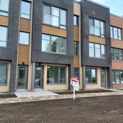 4542 Rue La Perrière  Longueuil (Saint-Hubert), QC J3Y 0W8