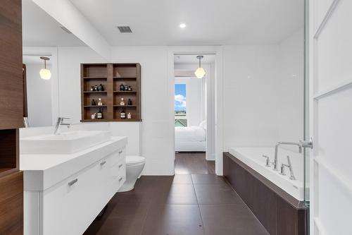Salle de bains - 404-2200 Rue Harriet-Quimby, Montréal (Saint-Laurent), QC - Indoor Photo Showing Bathroom