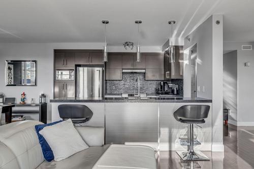 Kitchen - 705-7755 Rue Du Daim, Québec (Charlesbourg), QC - Indoor Photo Showing Kitchen With Upgraded Kitchen