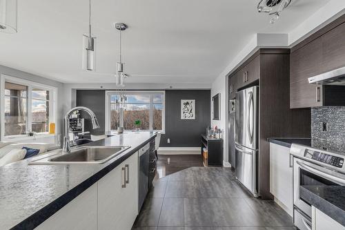 Kitchen - 705-7755 Rue Du Daim, Québec (Charlesbourg), QC - Indoor Photo Showing Kitchen With Upgraded Kitchen