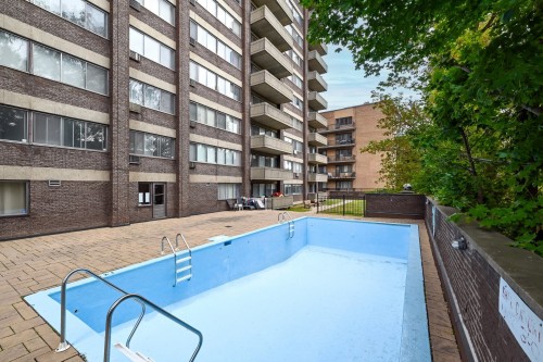 Pool - 604-5500 Av. Macdonald, Côte-Saint-Luc, QC - Outdoor With In Ground Pool