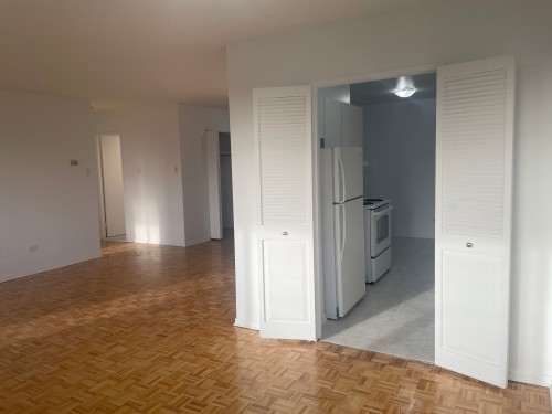 Living Room - 604-5500 Av. Macdonald, Côte-Saint-Luc, QC - Indoor Photo Showing Other Room