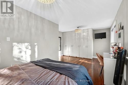 67 Monkswood Crescent, Newmarket, ON - Indoor Photo Showing Bedroom