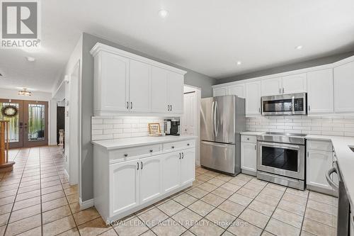 209 Dundas Street W, Brant, ON - Indoor Photo Showing Kitchen