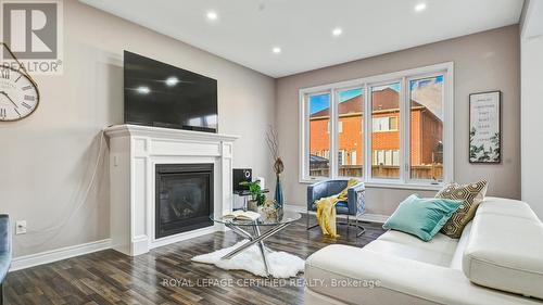 33 Robbins Ridge E, Brant, ON - Indoor Photo Showing Living Room With Fireplace