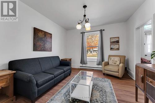30, 32, 34 Victoria Avenue, Gananoque, ON - Indoor Photo Showing Living Room