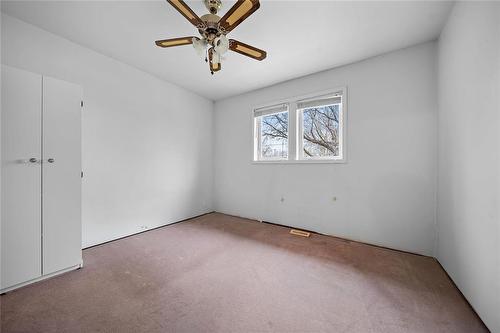 88 Vandale Street, Ste Anne, MB - Indoor Photo Showing Other Room
