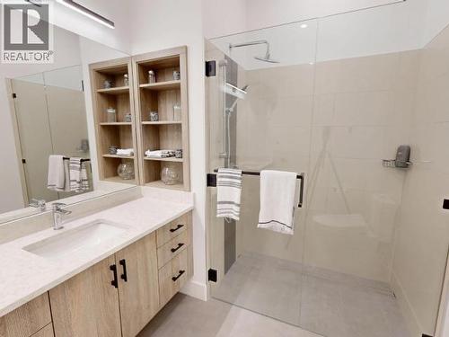 4076 Saturna Ave, Powell River, BC - Indoor Photo Showing Bathroom