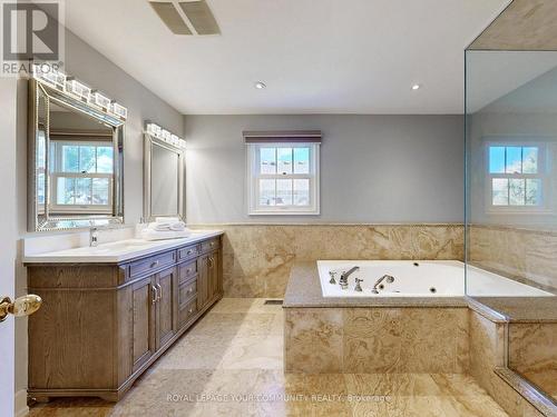 68 Regent Street, Richmond Hill, ON - Indoor Photo Showing Bathroom