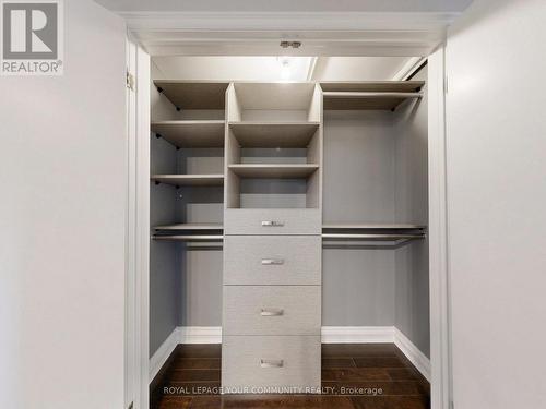 68 Regent Street, Richmond Hill, ON - Indoor With Storage