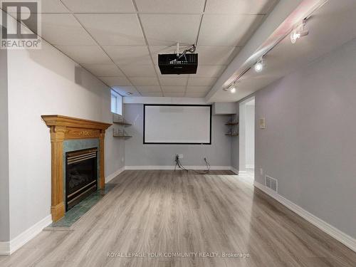 68 Regent Street, Richmond Hill, ON - Indoor With Fireplace
