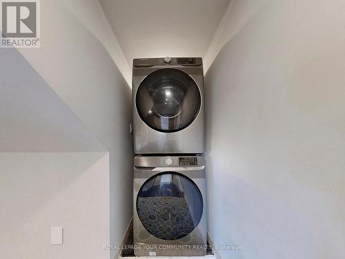 68 Regent Street, Richmond Hill, ON - Indoor Photo Showing Laundry Room