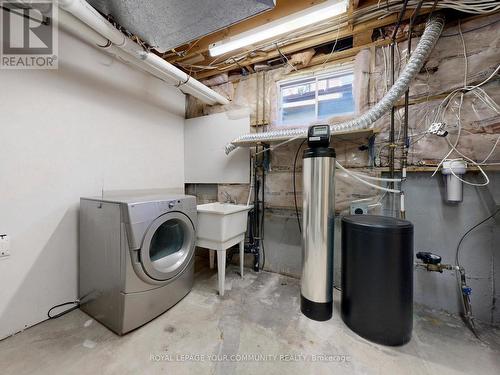 68 Regent Street, Richmond Hill, ON - Indoor Photo Showing Laundry Room