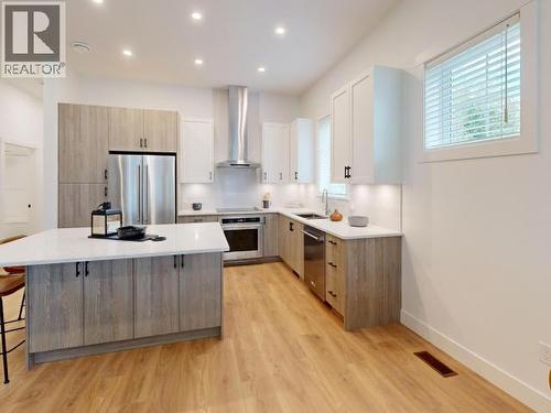 4070 Saturna Ave, Powell River, BC - Indoor Photo Showing Kitchen With Upgraded Kitchen