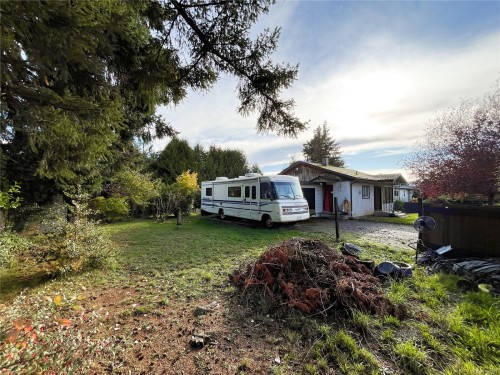 1193 Dignan Rd, Central Saanich, BC 