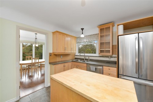 746 Gorge Rd West, Saanich, BC 