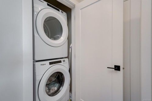 605-1361 Goldstream Ave, Langford, BC - Indoor Photo Showing Laundry Room