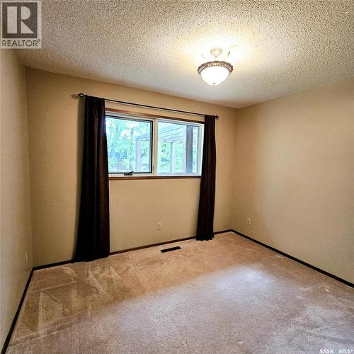 515 Grant Bay, Esterhazy, SK - Indoor Photo Showing Other Room