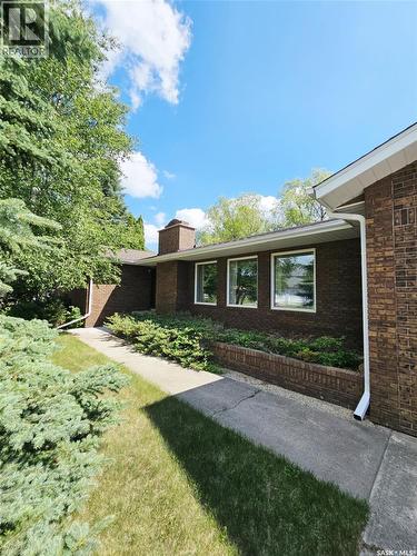 515 Grant Bay, Esterhazy, SK - Outdoor