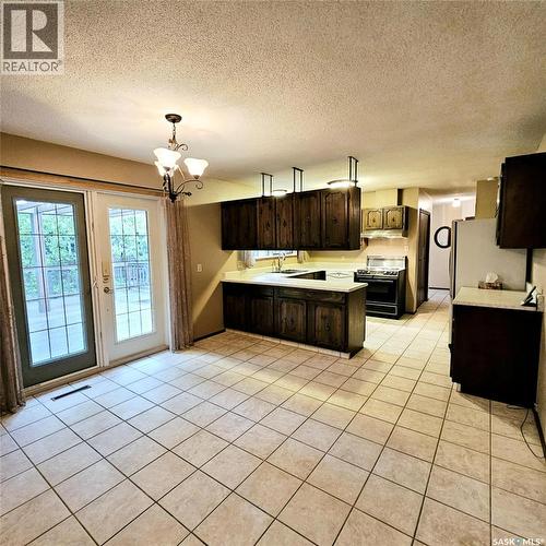 515 Grant Bay, Esterhazy, SK - Indoor Photo Showing Kitchen