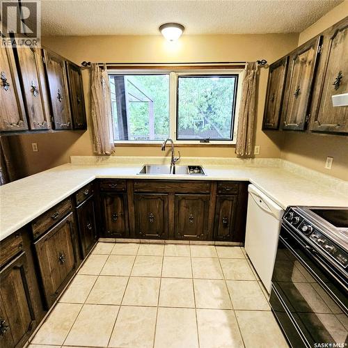 515 Grant Bay, Esterhazy, SK - Indoor Photo Showing Kitchen