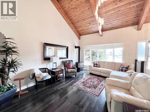 5 Poplar Place, Outlook, SK - Indoor Photo Showing Living Room
