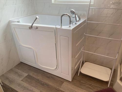 38 Sherbrooke Avenue, Bridgewater, NS 