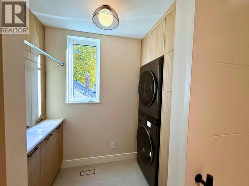 781 Martin Avenue Unit# 4, Kelowna, BC - Indoor Photo Showing Laundry Room