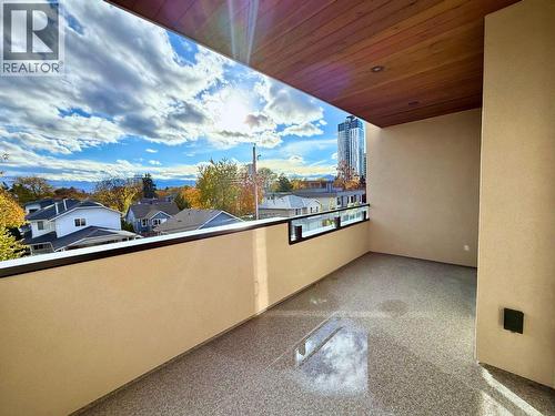 781 Martin Avenue Unit# 4, Kelowna, BC - Outdoor With Balcony With Exterior