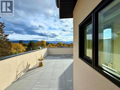 781 Martin Avenue Unit# 4, Kelowna, BC - Outdoor With Exterior