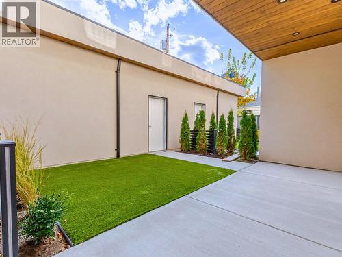 781 Martin Avenue Unit# 4, Kelowna, BC - Outdoor With Exterior