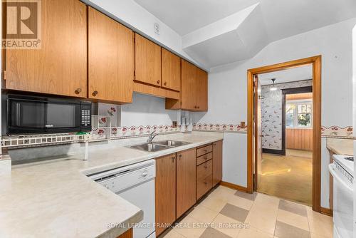 1627 Dufferin Street, Whitby (Port Whitby), ON - Indoor Photo Showing Kitchen With Double Sink
