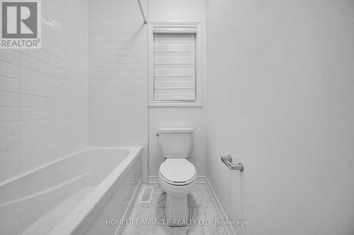 1536 Buttercup Court, Milton, ON - Indoor Photo Showing Bathroom