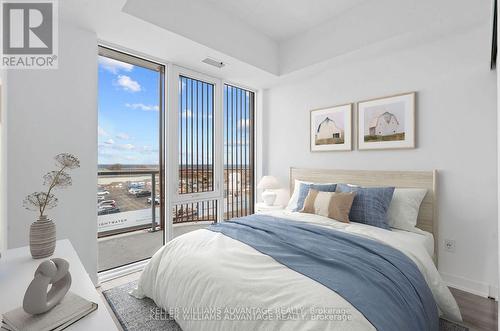 307 - 220 Missinnihe Way, Mississauga, ON - Indoor Photo Showing Bedroom