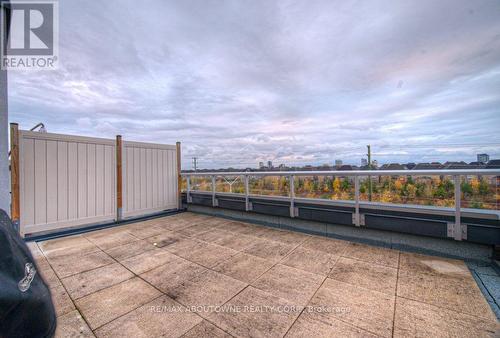 321 - 3078 Sixth Line, Oakville, ON - Outdoor