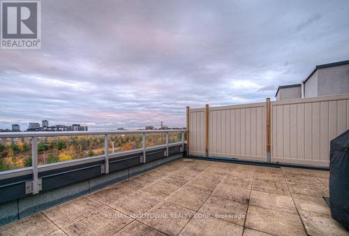 321 - 3078 Sixth Line, Oakville, ON - Outdoor