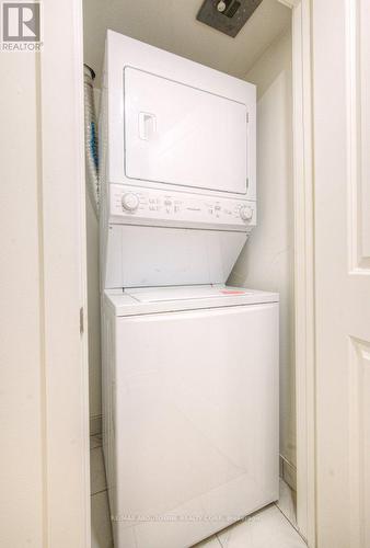 321 - 3078 Sixth Line, Oakville, ON - Indoor Photo Showing Laundry Room