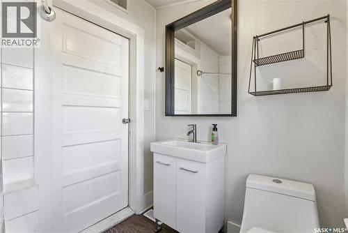 806 31St Street W, Saskatoon, SK - Indoor Photo Showing Bathroom