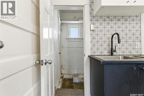 806 31St Street W, Saskatoon, SK - Indoor