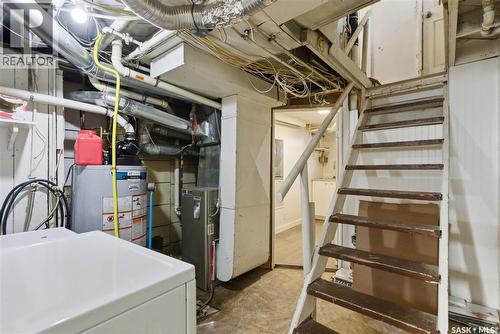 806 31St Street W, Saskatoon, SK - Indoor