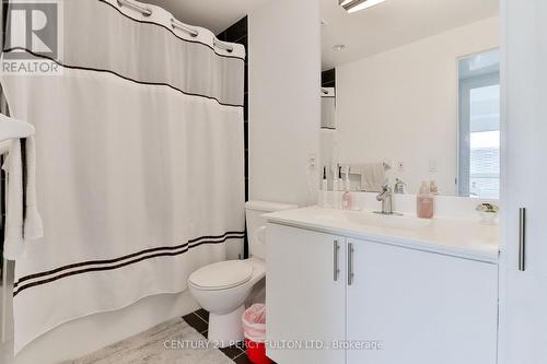 1201 - 181 Wynford Drive, Toronto, ON - Indoor Photo Showing Bathroom