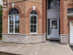 34 Eliza Crescent very welcoming front porch. - 