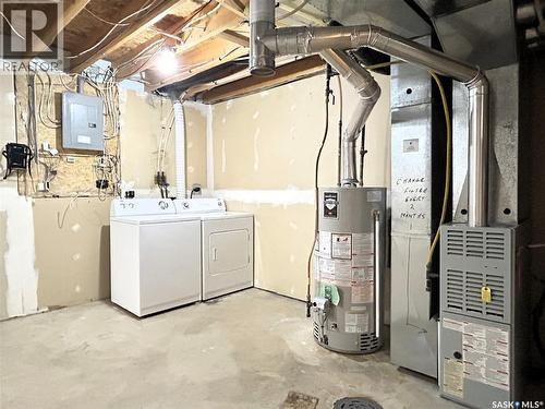 242 Lochrie Crescent, Saskatoon, SK - Indoor Photo Showing Laundry Room