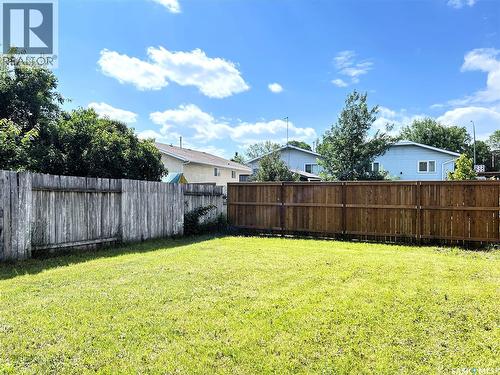 242 Lochrie Crescent, Saskatoon, SK - Outdoor