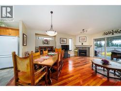 Open concept living area - 